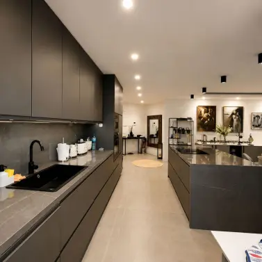 Venta de apartamento en planta media en Estepona