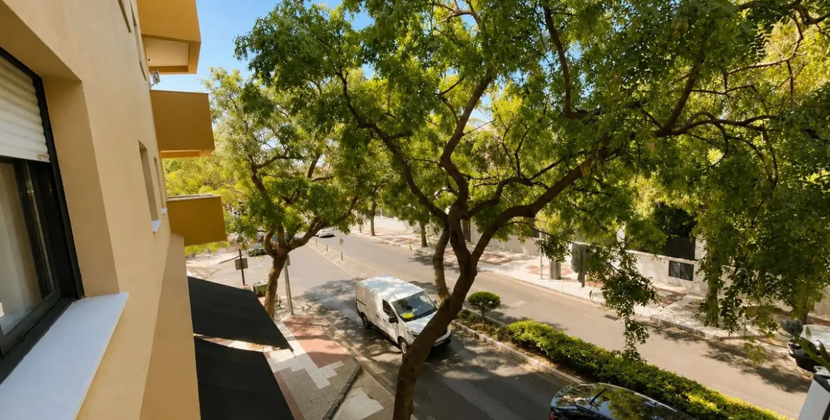 Venta de apartamento en planta media en Estepona 7