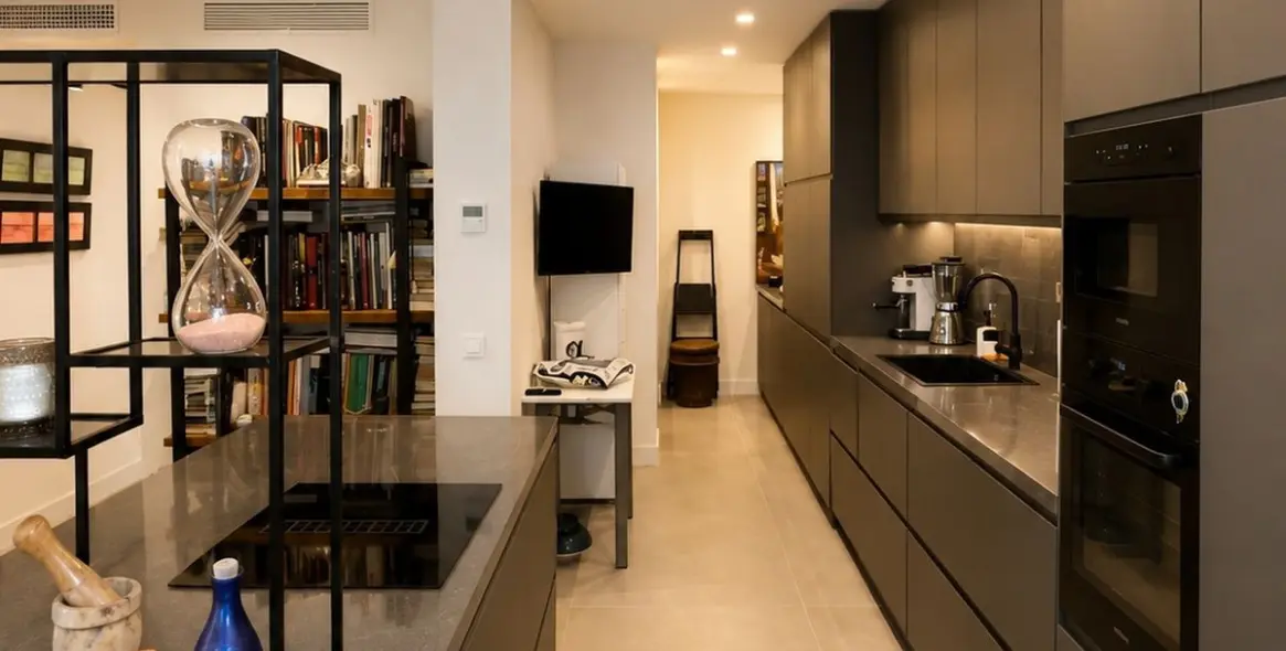 Venta de apartamento en planta media en Estepona 9