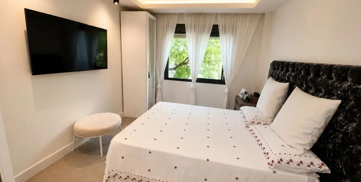 Venta de apartamento en planta media en Estepona 11