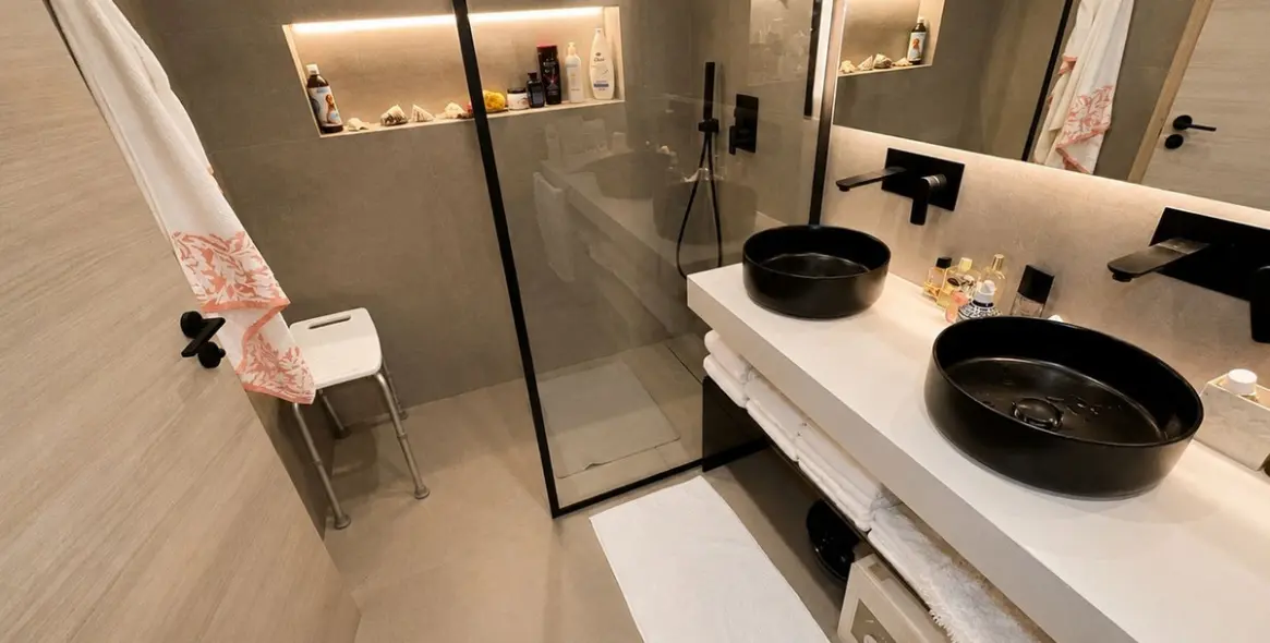 Venta de apartamento en planta media en Estepona 13