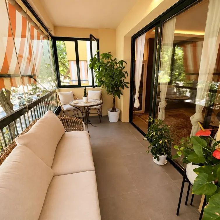 Sale of middle floor apartment in Estepona
