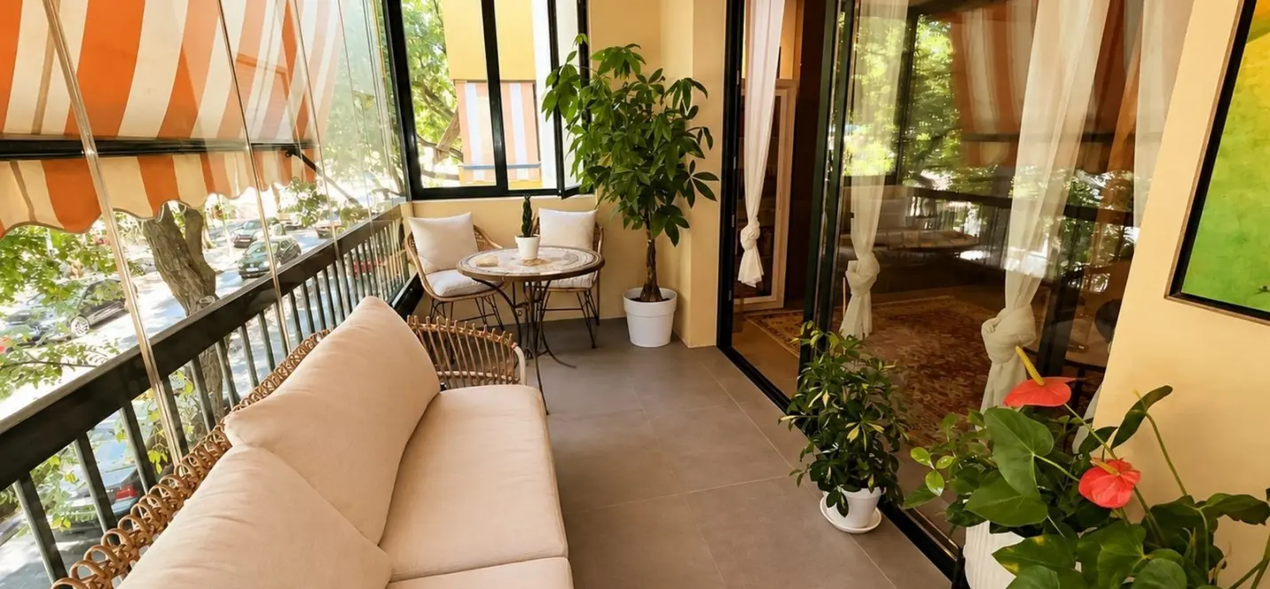 Sale of middle floor apartment in Estepona 0