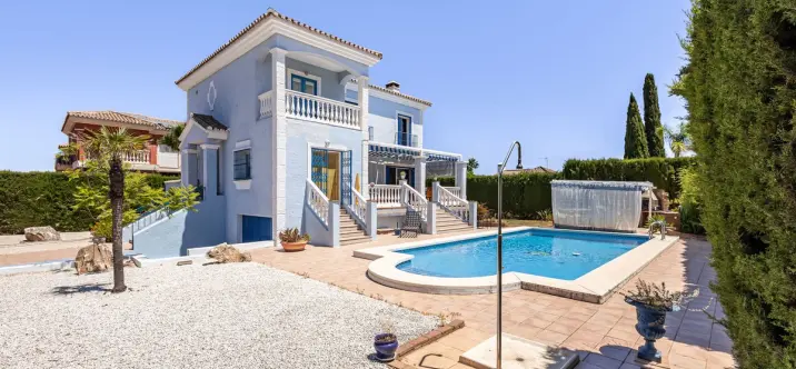 Venta de villa independiente en Coín 0