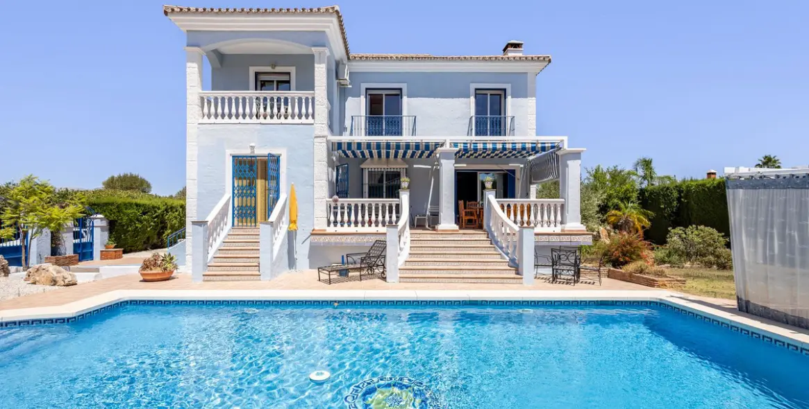 Venta de villa independiente en Coín 2