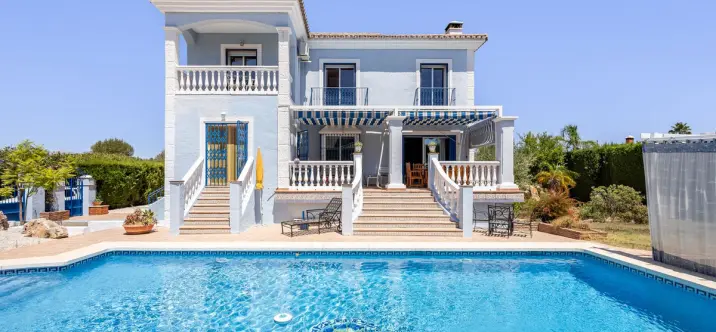 Venta de villa independiente en Coín 1