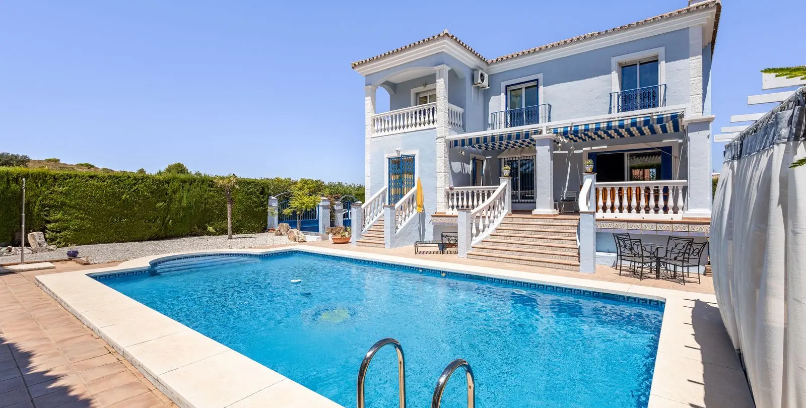 Sale of detached villa in Coín 2