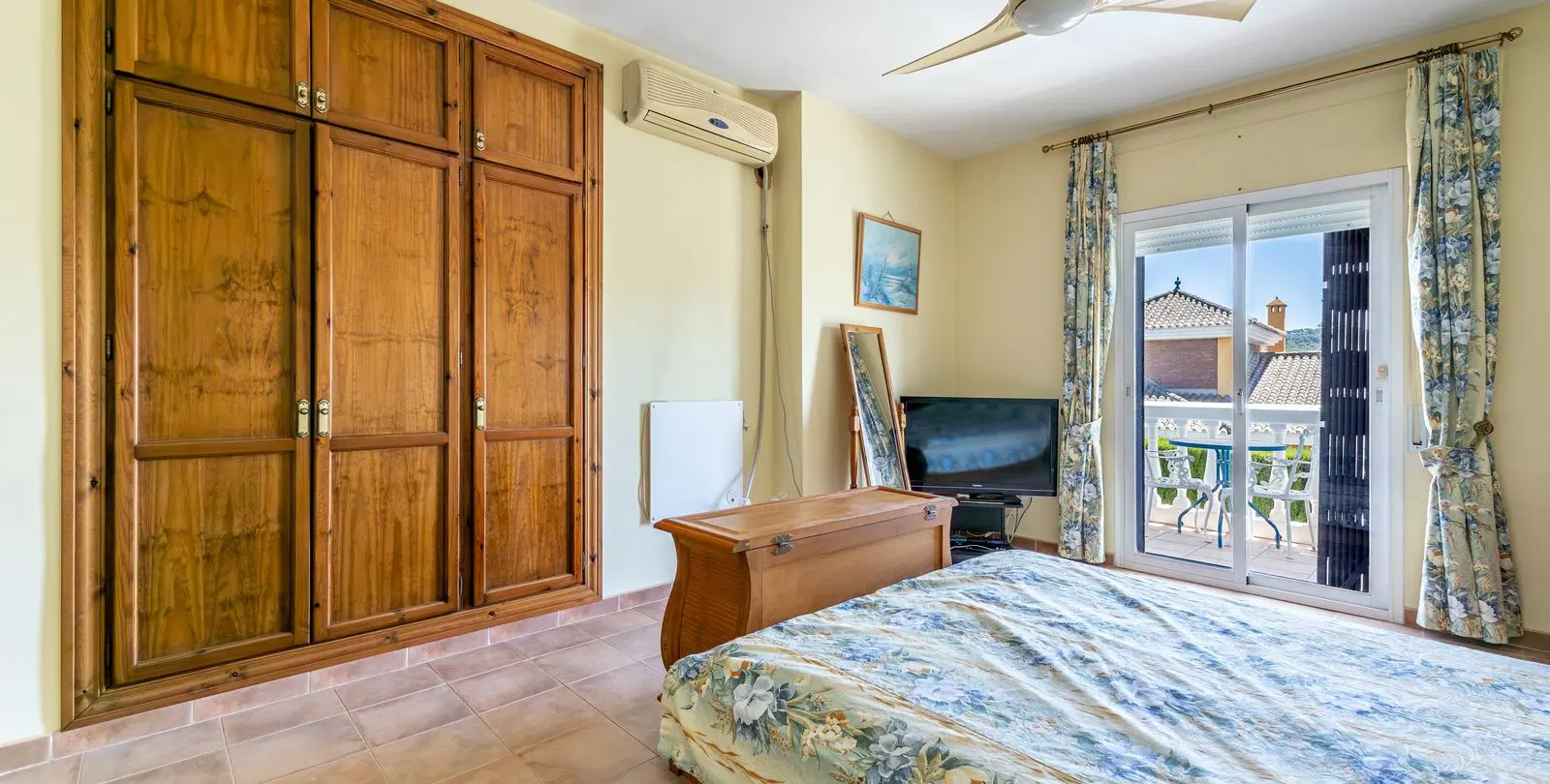 Sale of detached villa in Coín 38