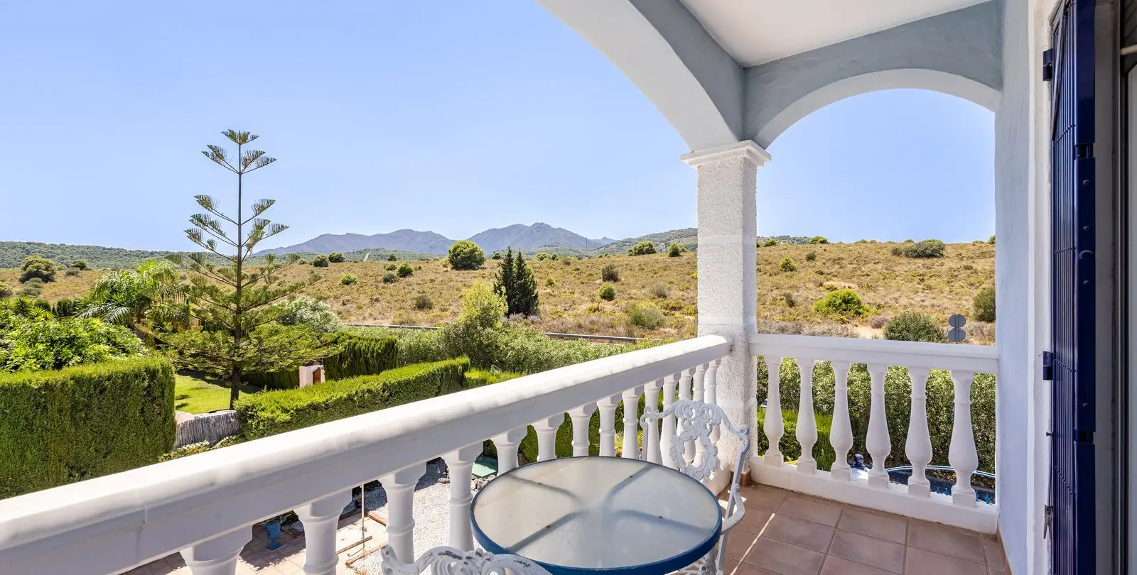 Sale of detached villa in Coín 40