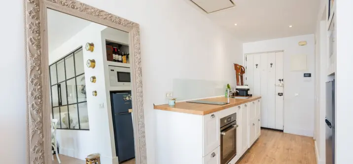 Venta de apartamento en planta media en Puerto Banús 3