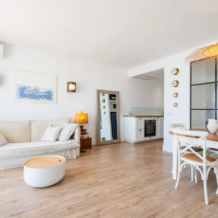 Продажа апартаментов на среднем этаже в Puerto Banús