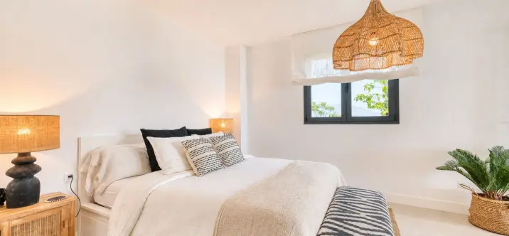 Venta de apartamento en planta media en La Duquesa 3