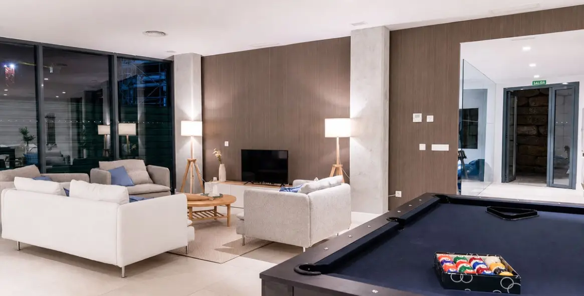Venta de apartamento en planta media en La Duquesa 32