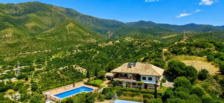 Venta de finca - cortijo en Estepona 1