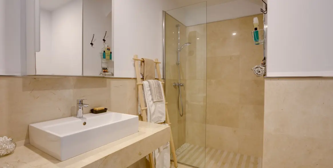 Venta de villa independiente en Los Arqueros 27