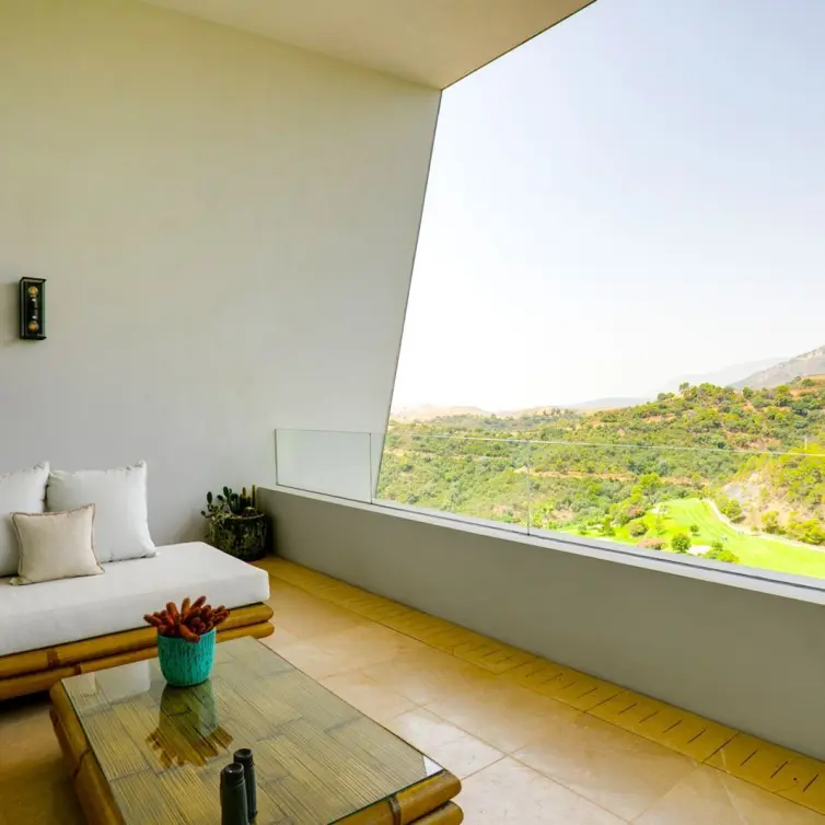 Sale of detached villa in Benahavís