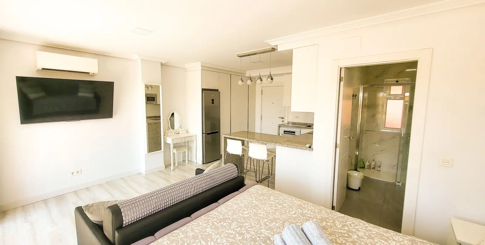 Sale of studio in Elviria 5
