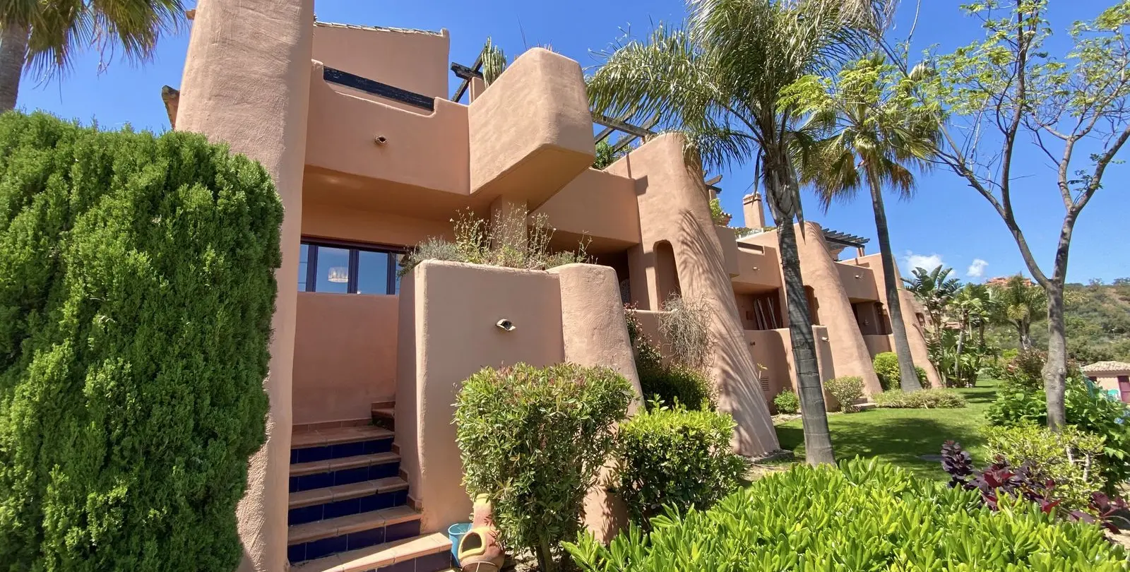 Sale of ground floor apartment in Elviria 1