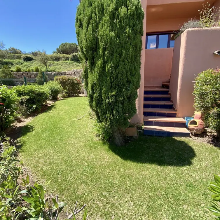 Sale of ground floor apartment in Elviria