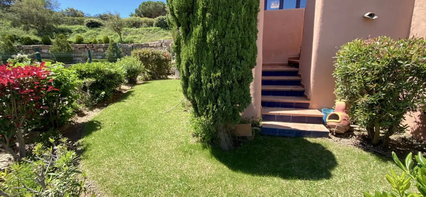 Sale of ground floor apartment in Elviria 1