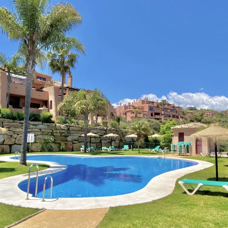 Sale of ground floor apartment in Elviria