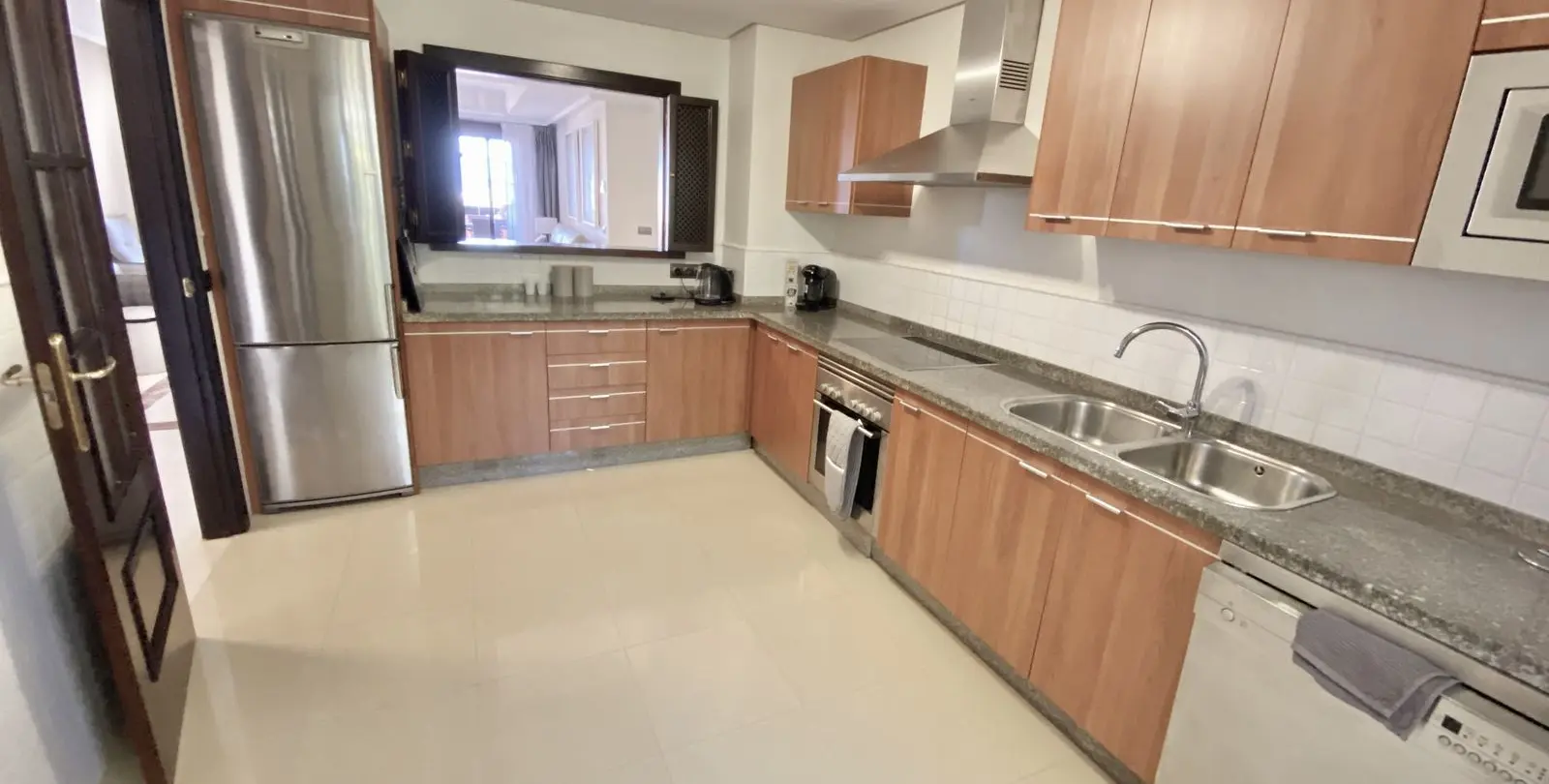 Sale of ground floor apartment in Elviria 9