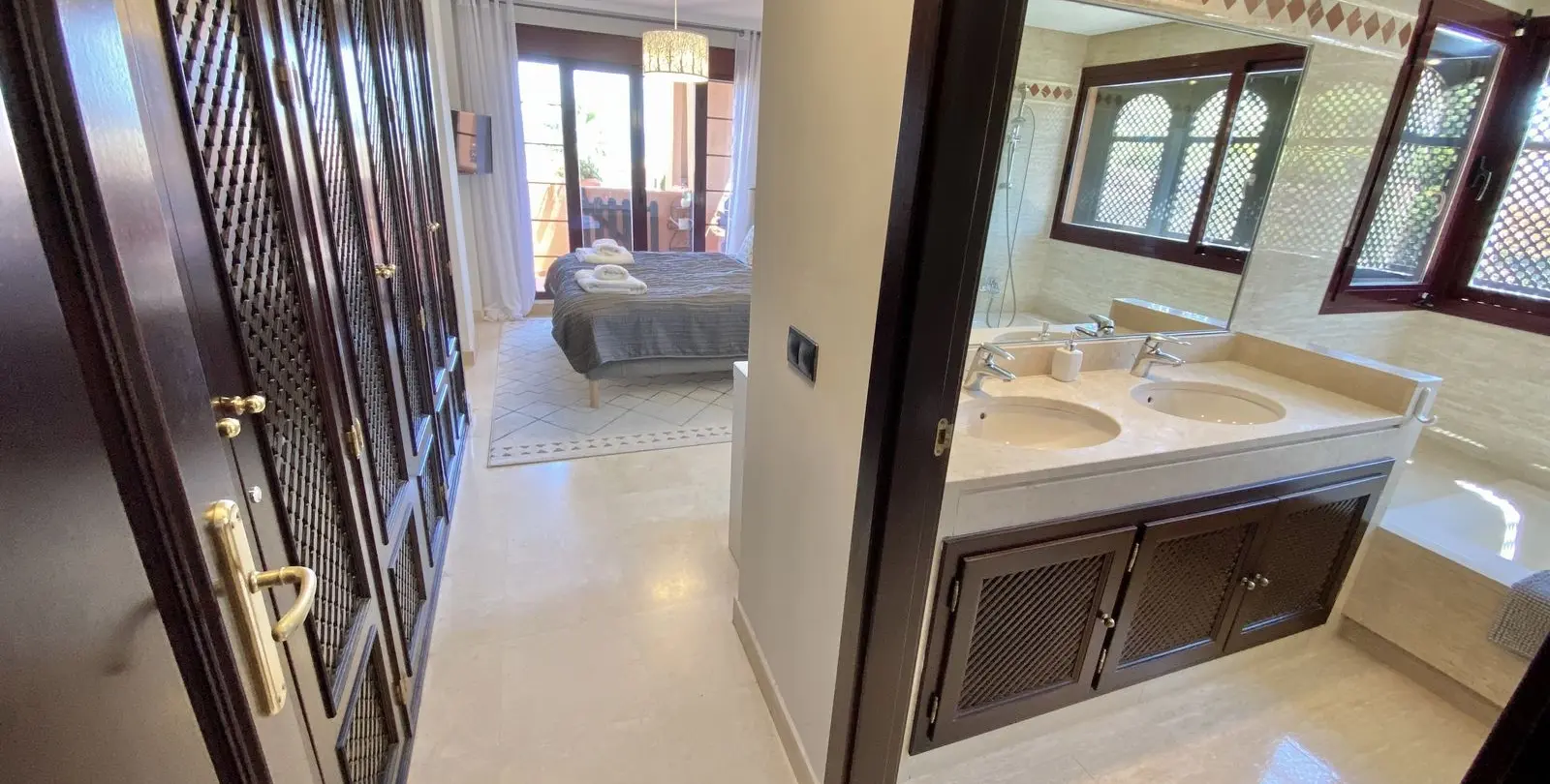 Sale of ground floor apartment in Elviria 11