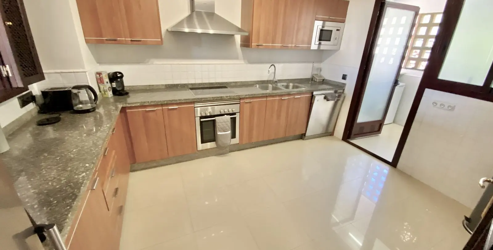 Sale of ground floor apartment in Elviria 21