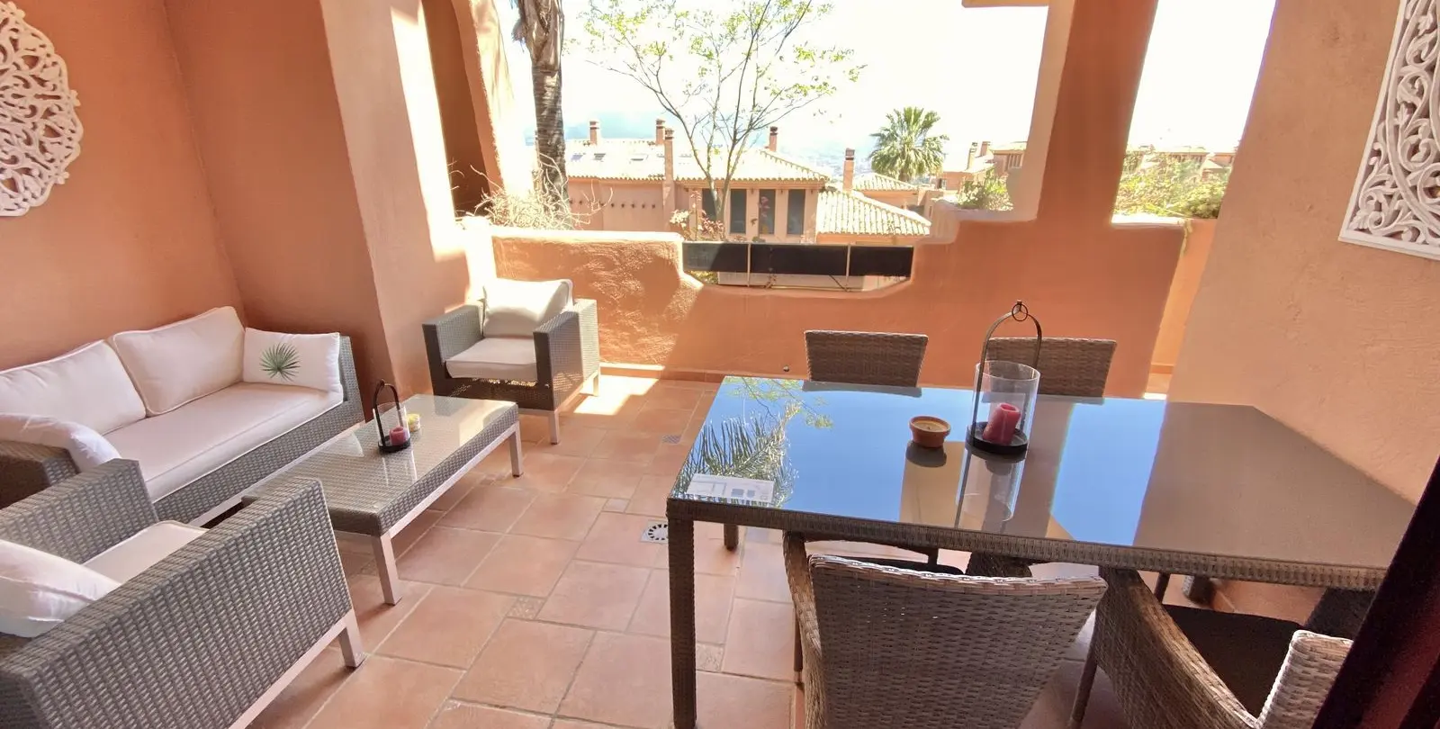 Sale of ground floor apartment in Elviria 24