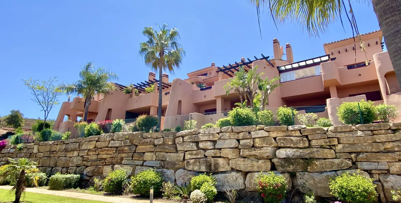 Sale of ground floor apartment in Elviria 29
