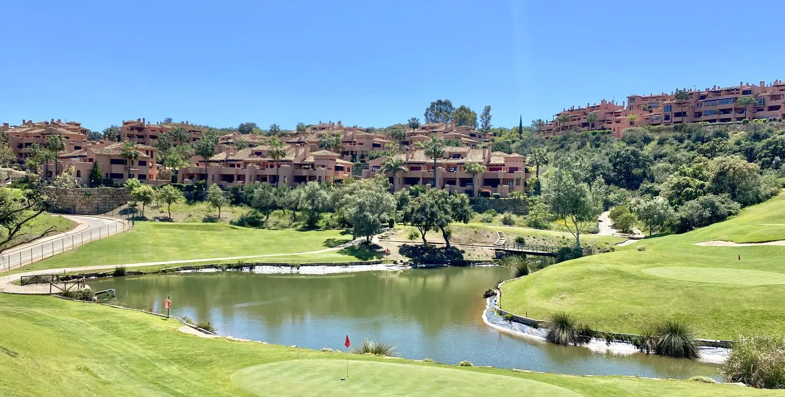 Sale of ground floor apartment in Elviria 30