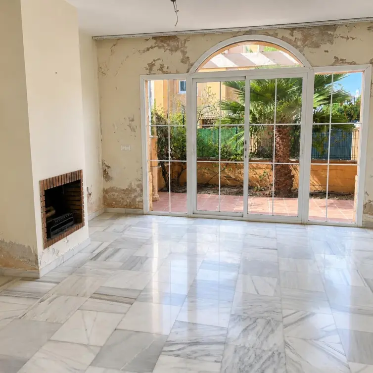 Sale of detached villa in Riviera del Sol