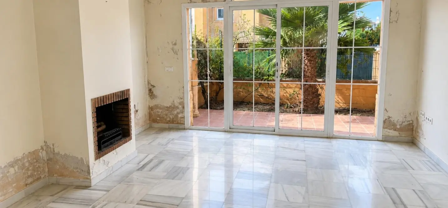 Sale of detached villa in Riviera del Sol 3