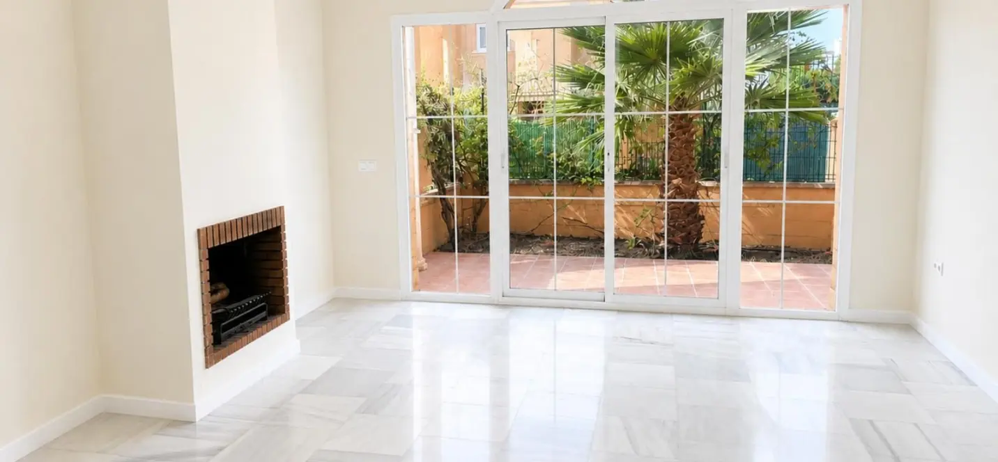 Sale of detached villa in Riviera del Sol 4