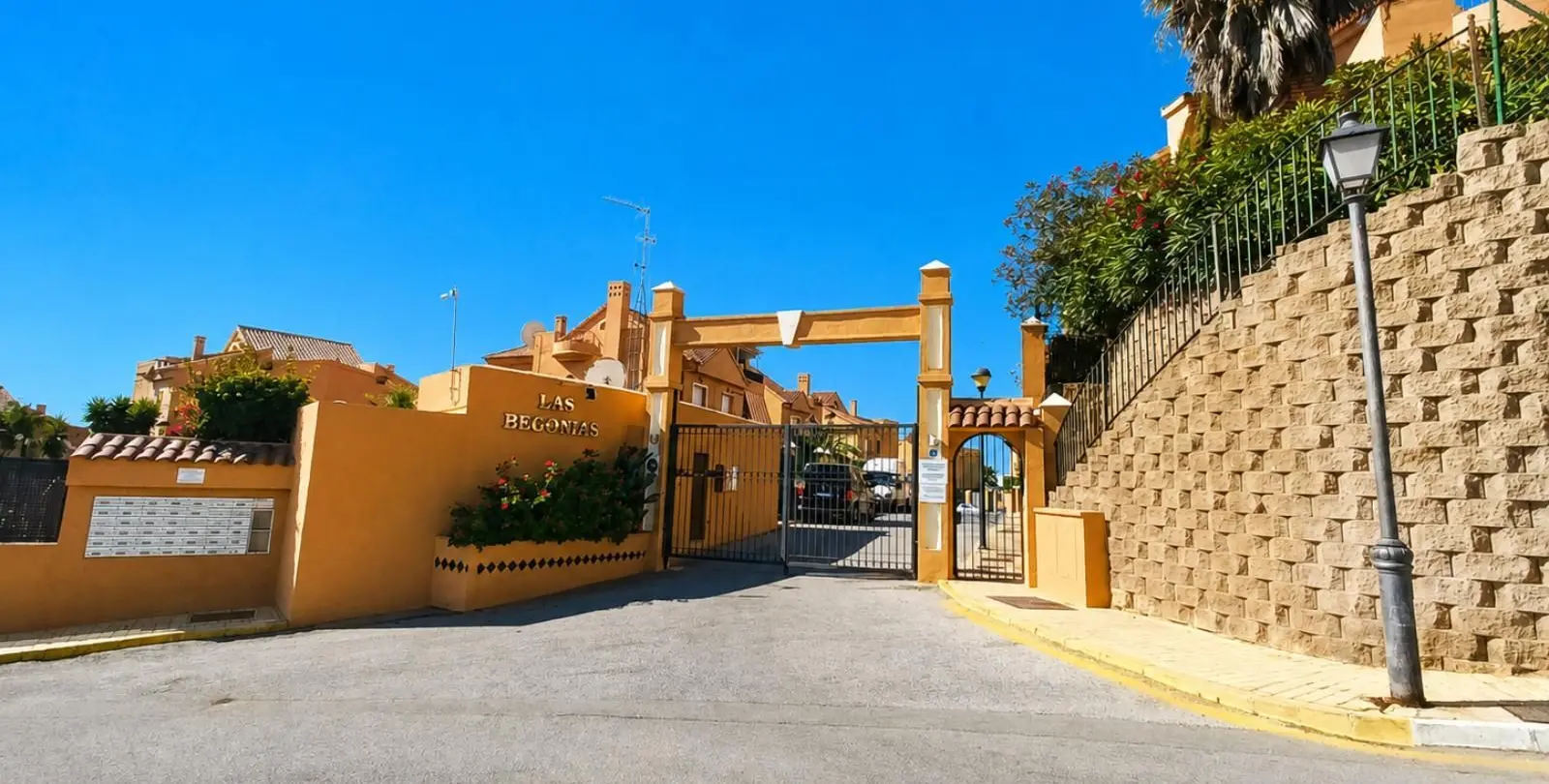 Sale of detached villa in Riviera del Sol 20