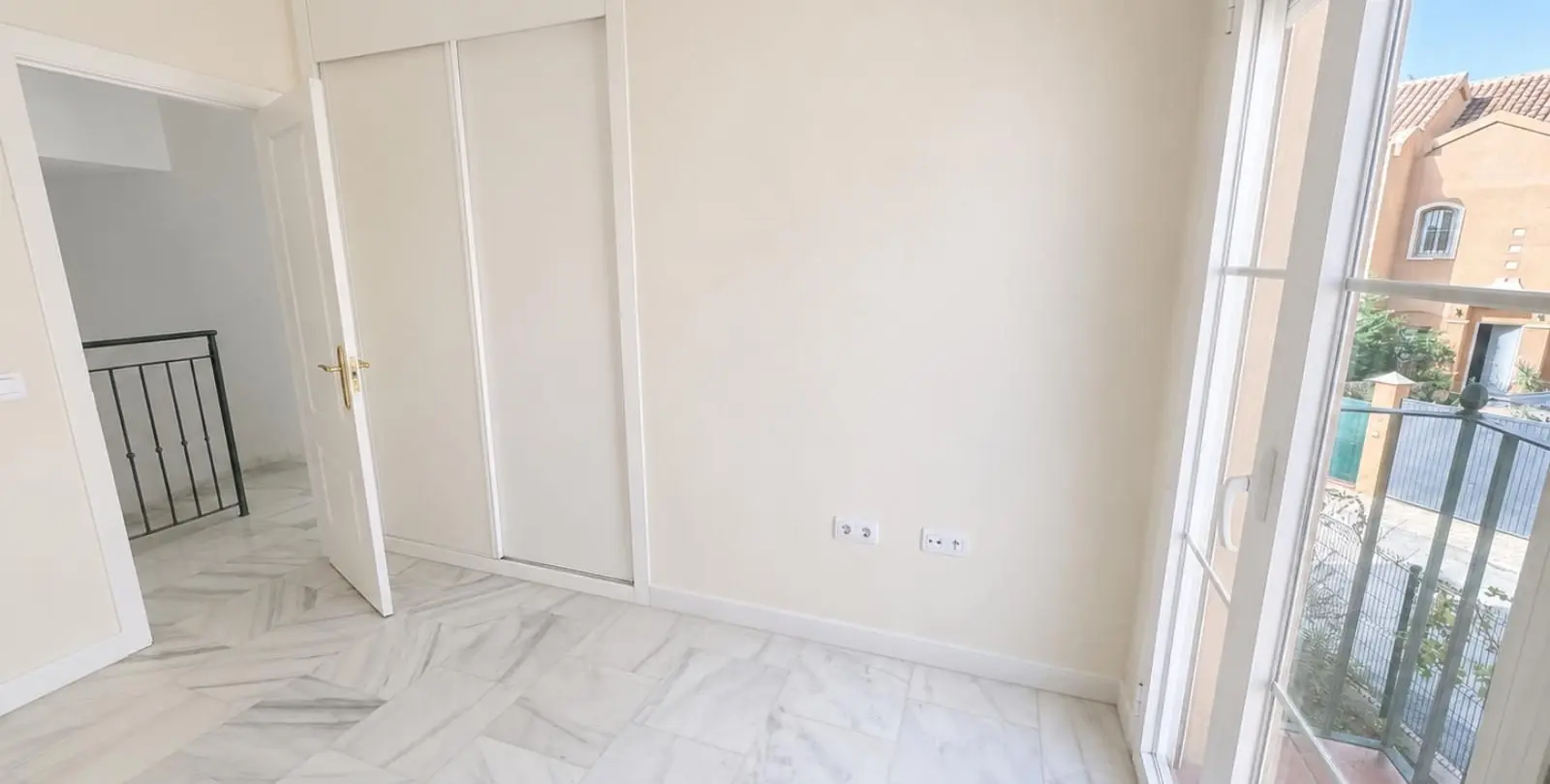 Sale of detached villa in Riviera del Sol 36