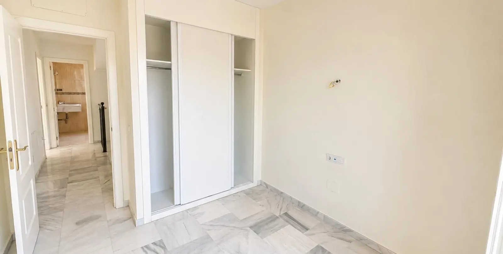 Sale of detached villa in Riviera del Sol 46
