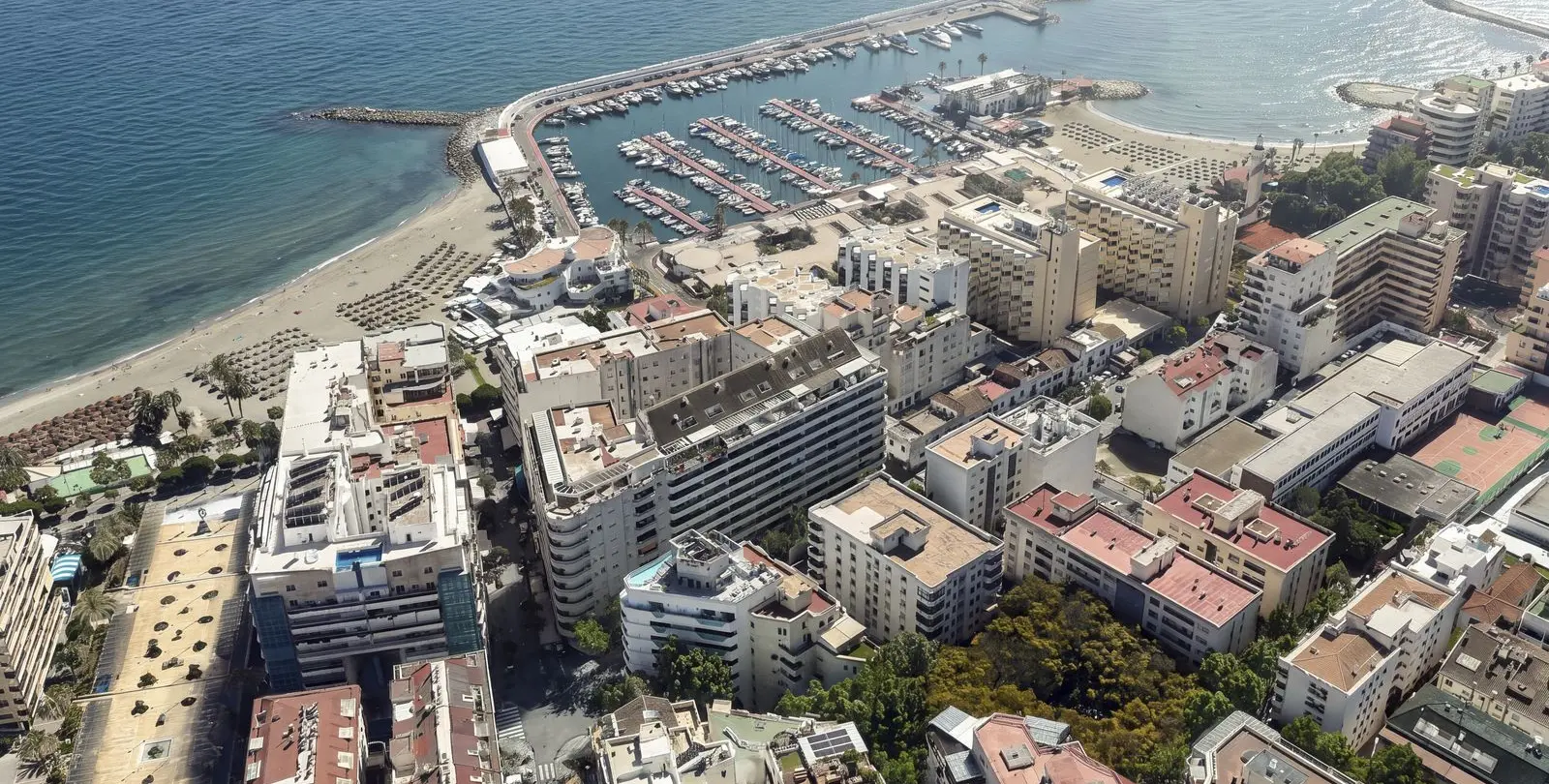 Продажа апартаментов на среднем этаже в Marbella 24