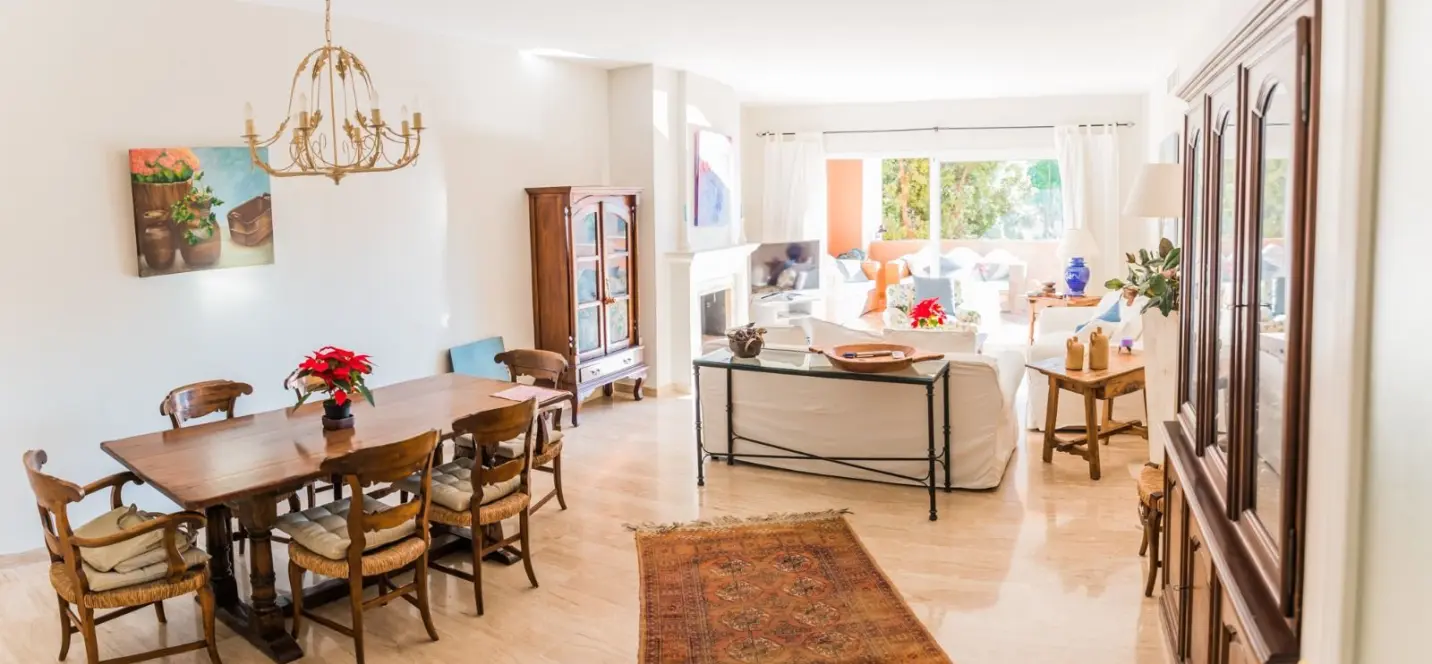 Sale of middle floor apartment in Guadalmina Baja 1