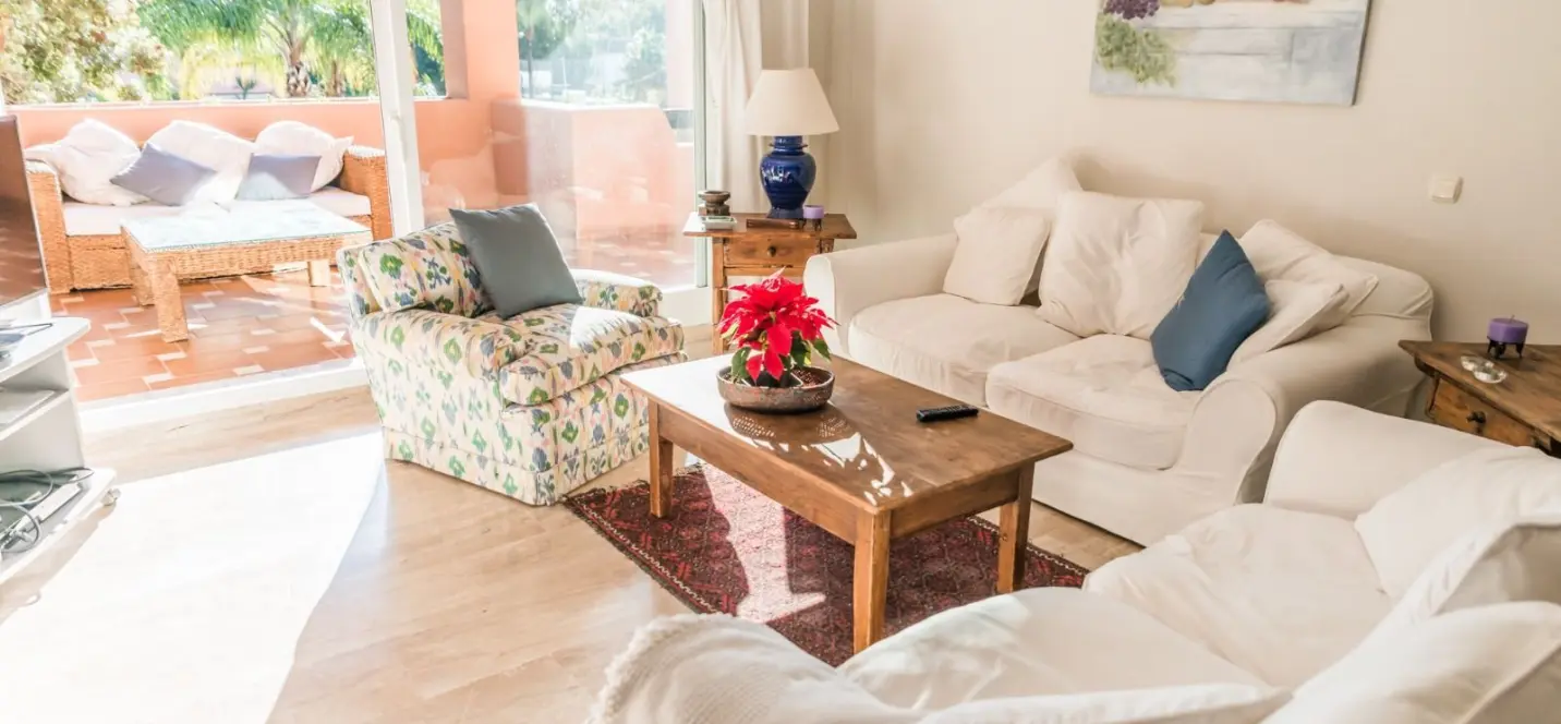 Sale of middle floor apartment in Guadalmina Baja 2