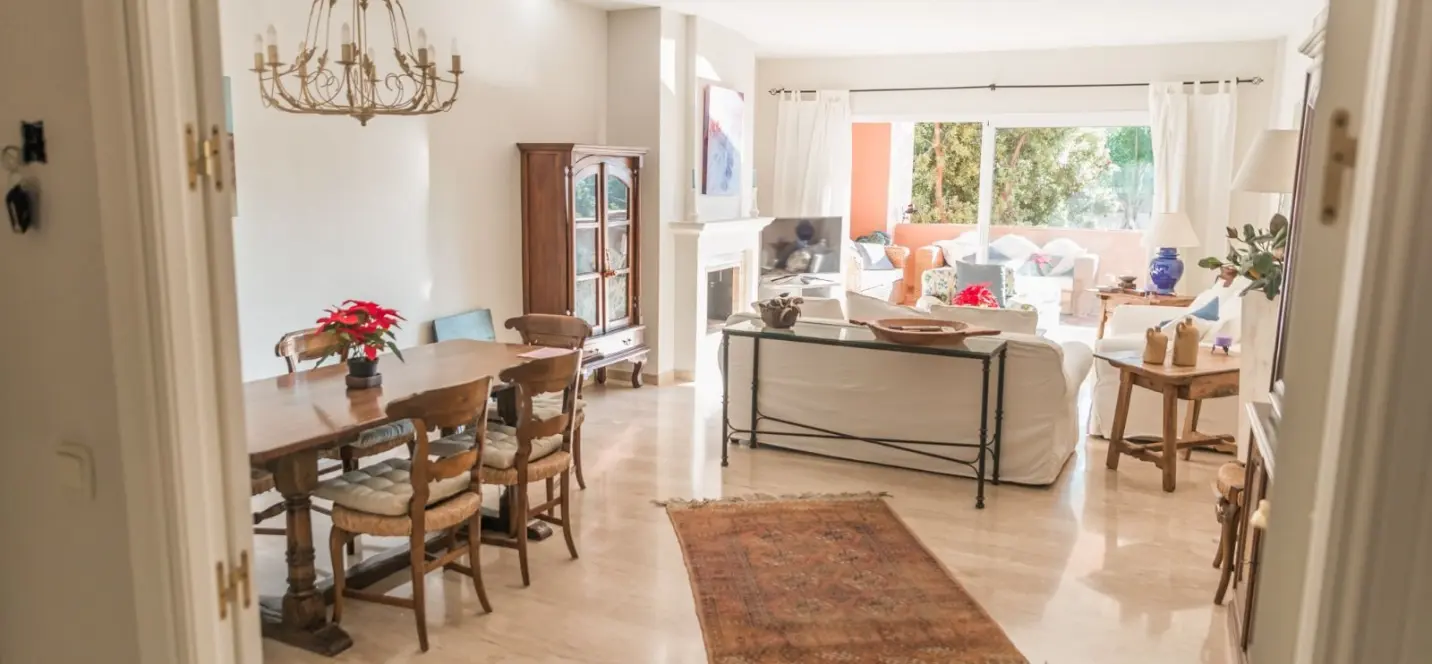 Sale of middle floor apartment in Guadalmina Baja 3