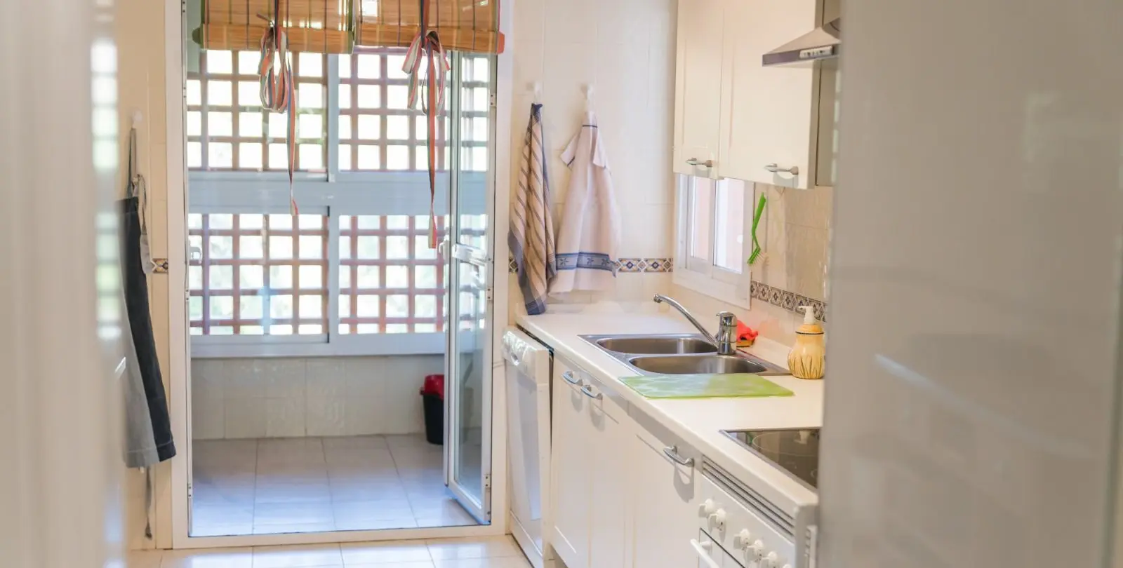 Sale of middle floor apartment in Guadalmina Baja 26