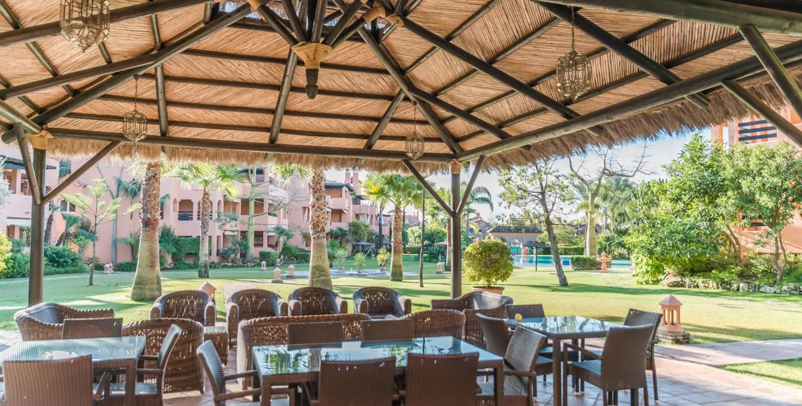 Sale of middle floor apartment in Guadalmina Baja 29
