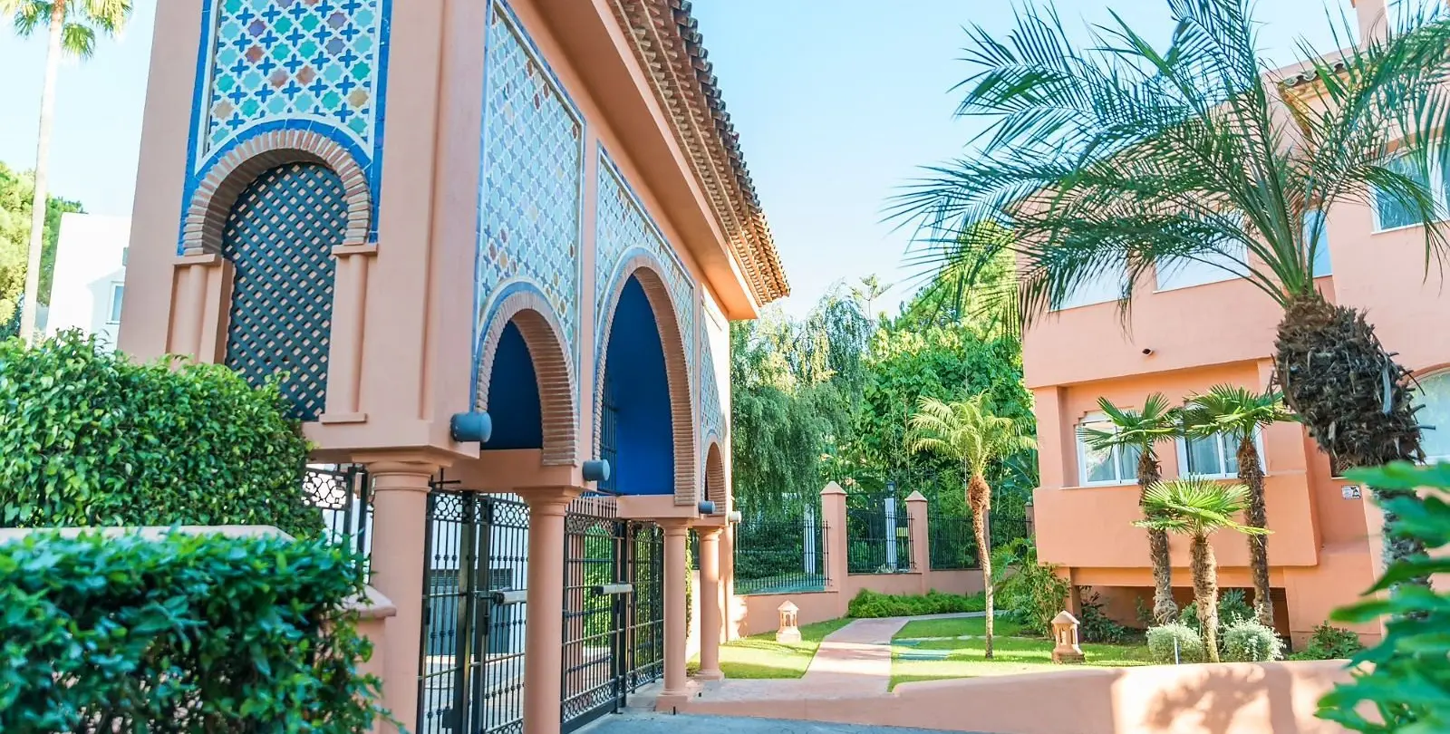 Sale of middle floor apartment in Guadalmina Baja 30