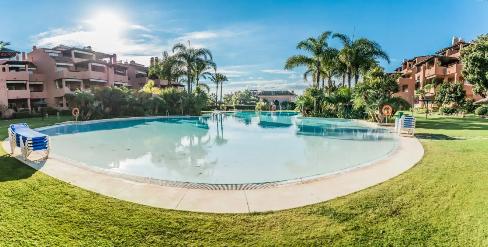 Sale of middle floor apartment in Guadalmina Baja 33