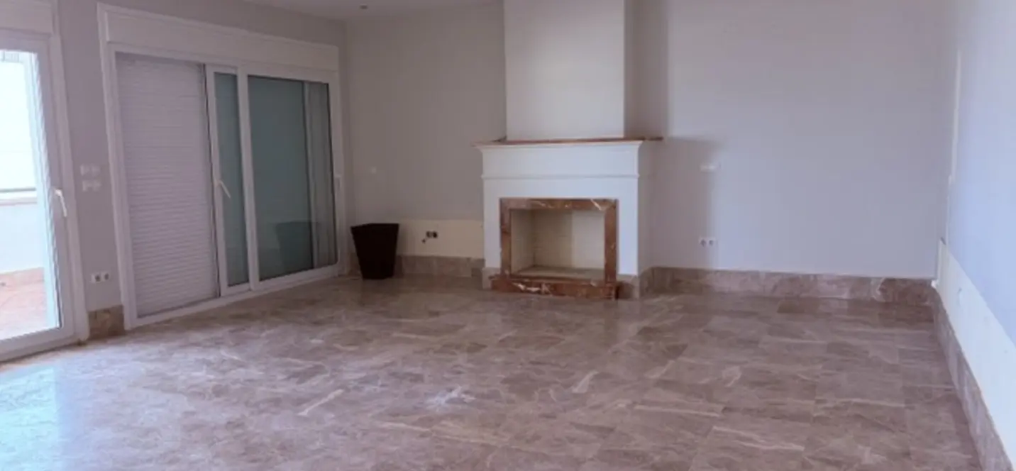Sale of duplex in Santa Clara 3