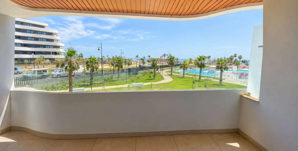 Venta de apartamento en planta media en Torremolinos 4