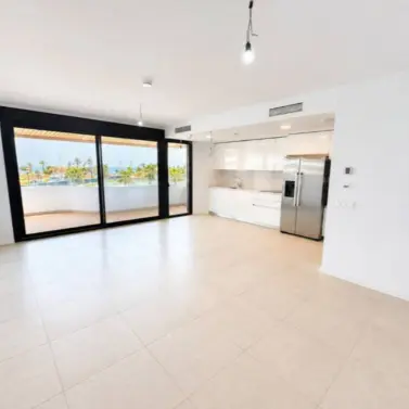 Venta de apartamento en planta media en Torremolinos