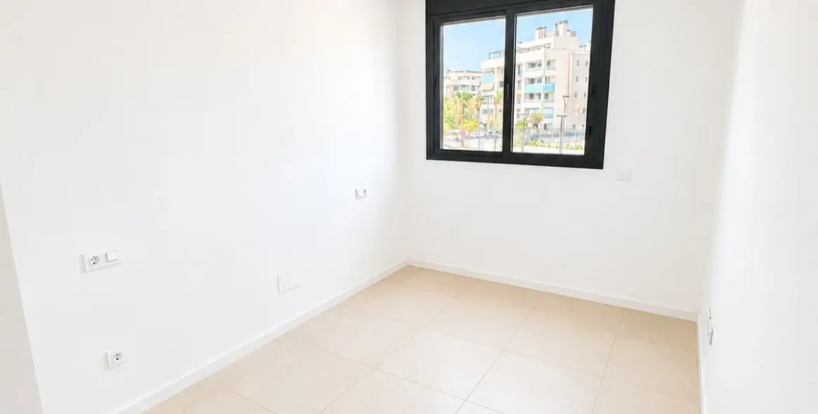 Venta de apartamento en planta media en Torremolinos 14