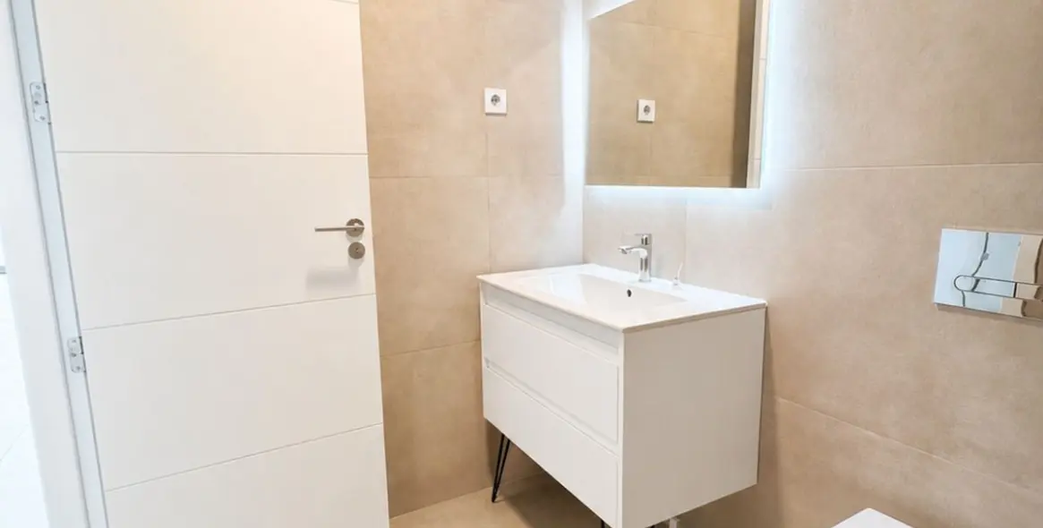 Venta de apartamento en planta media en Torremolinos 16